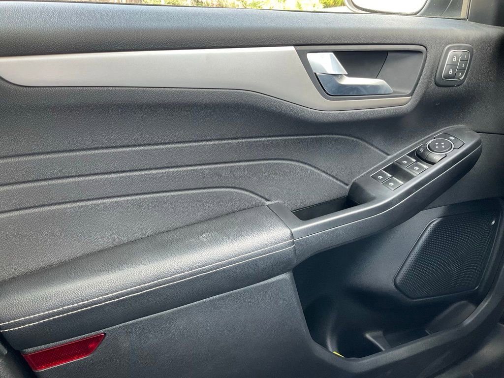 Used 2022 Ford Escape SEL w/ Technology Package image 48