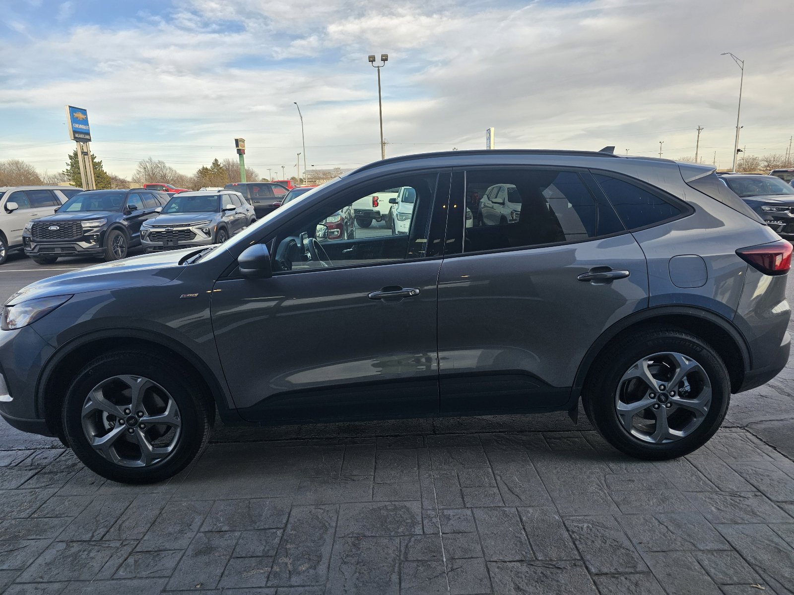 Used 2025 Ford Escape ST-Line image 6