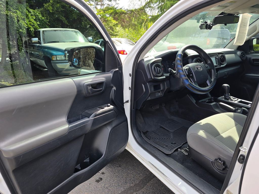 Used 2018 Toyota Tacoma SR RWD image 7