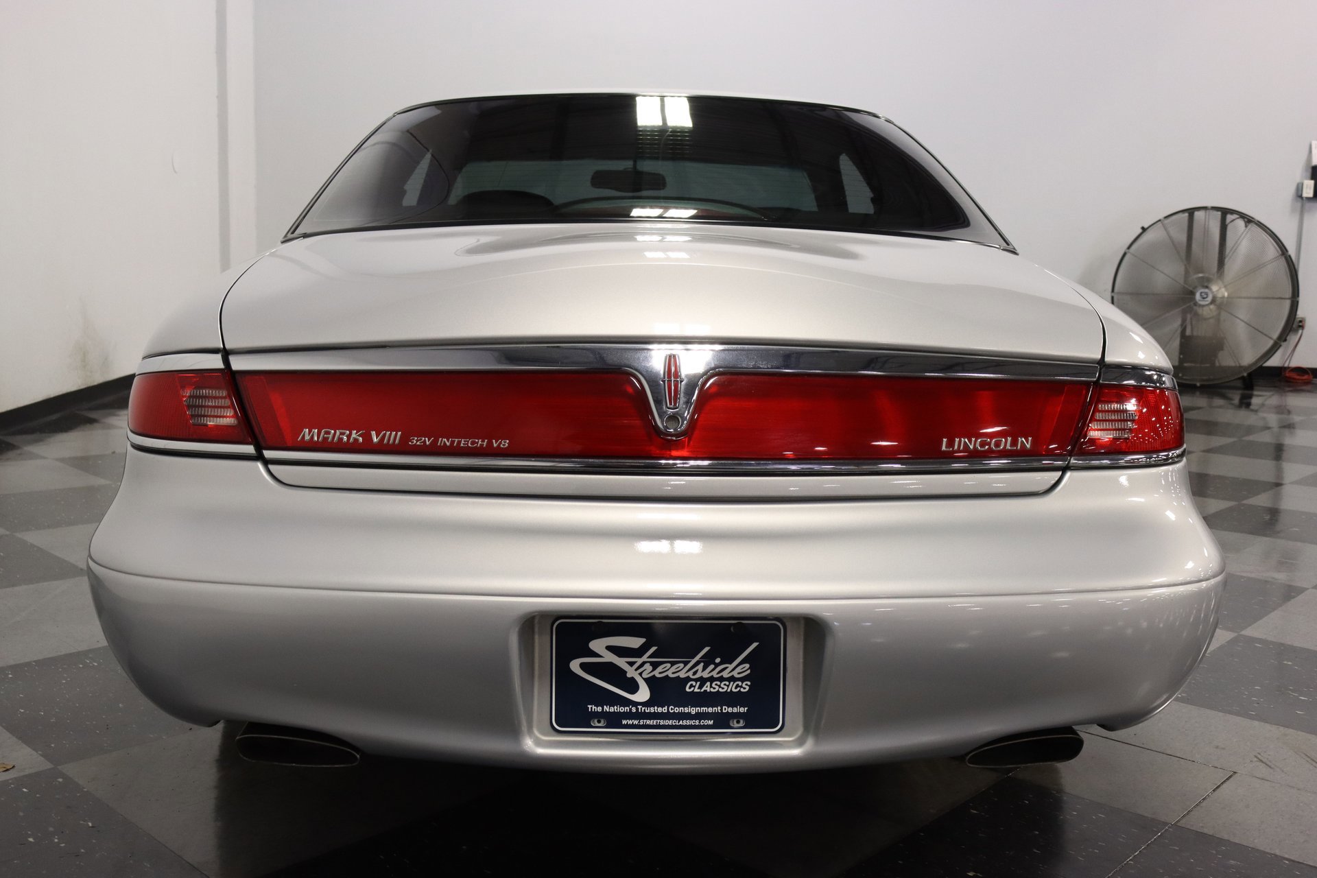 Used 1998 Lincoln Mark VIII image 11