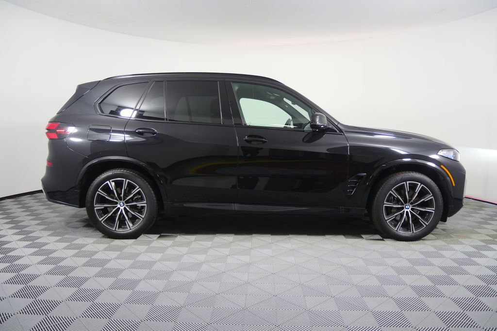 Certified 2026 BMW X5 sDrive40i image 2