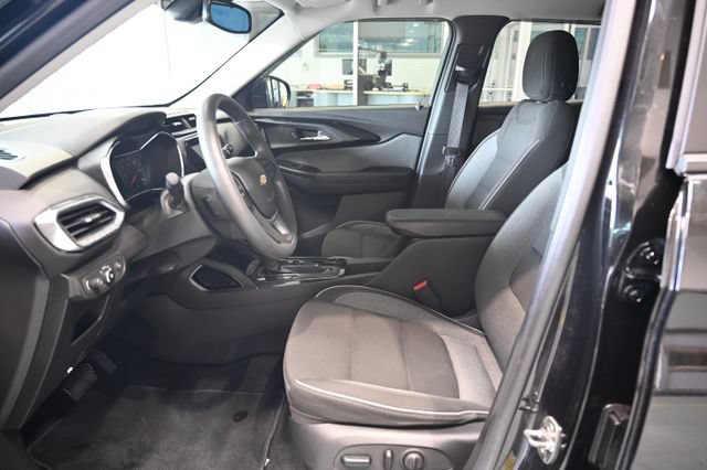 Used 2022 Chevrolet TrailBlazer LT w/ Convenience Package AWD/4WD image 9