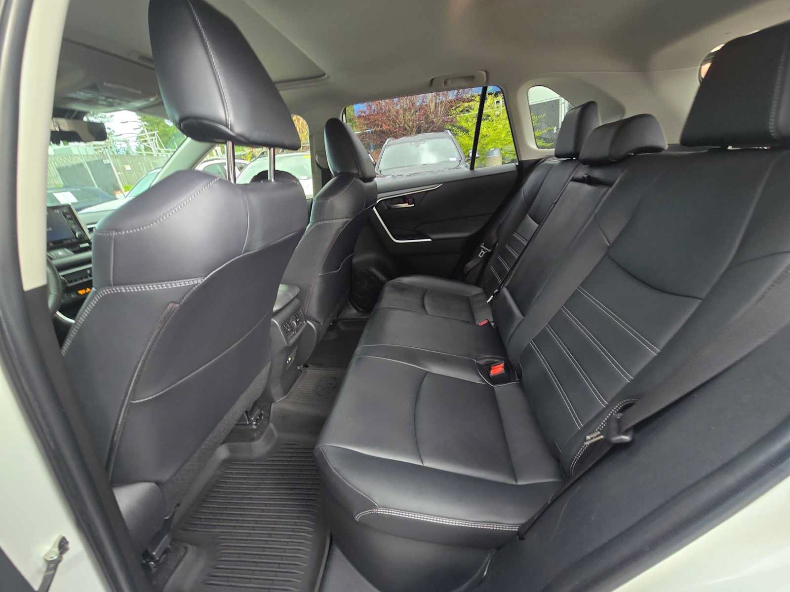 Used 2021 Toyota RAV4 XLE Premium AWD/4WD image 16