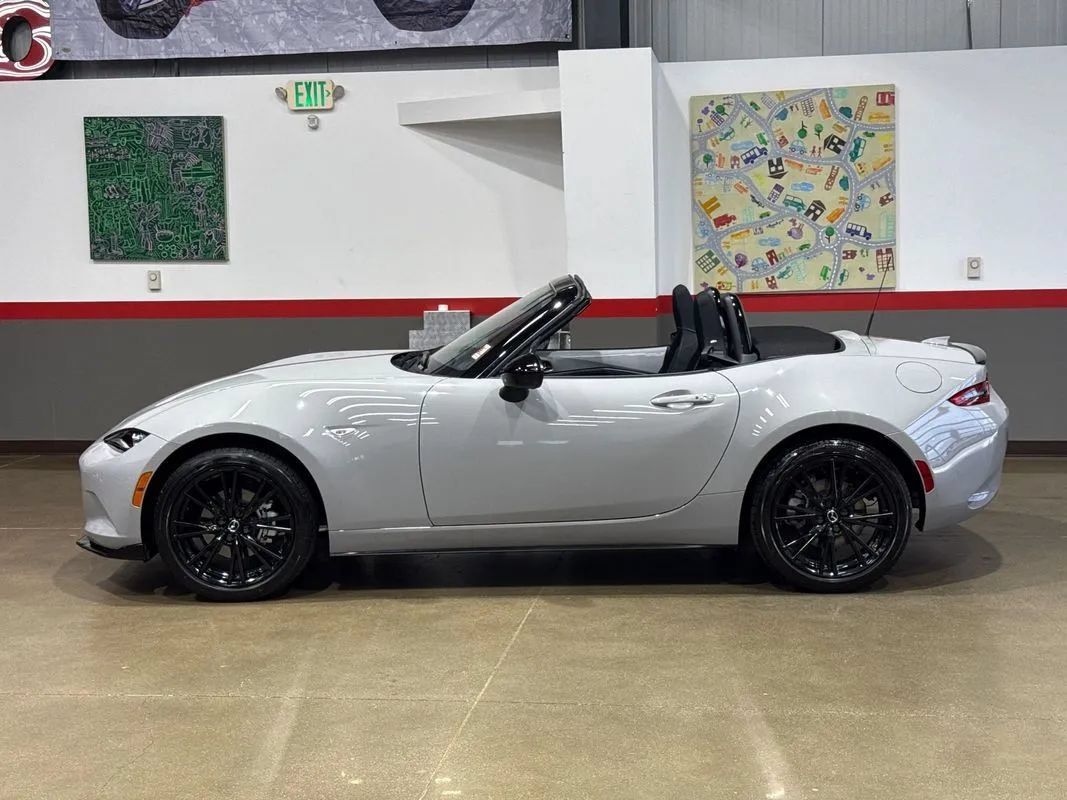 Used 2026 MAZDA MX-5 Miata Club w/ Interior Package RWD image 4