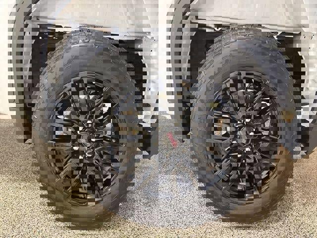 Used 2025 GMC Sierra 1500 Elevation image 33