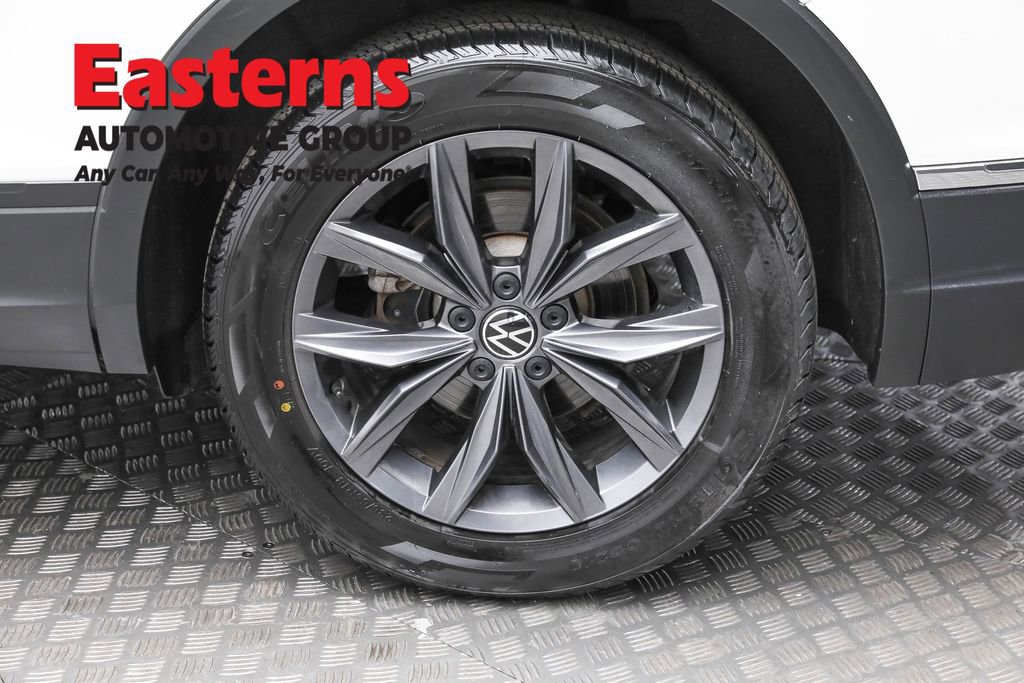 Used 2023 Volkswagen Tiguan SE image 8