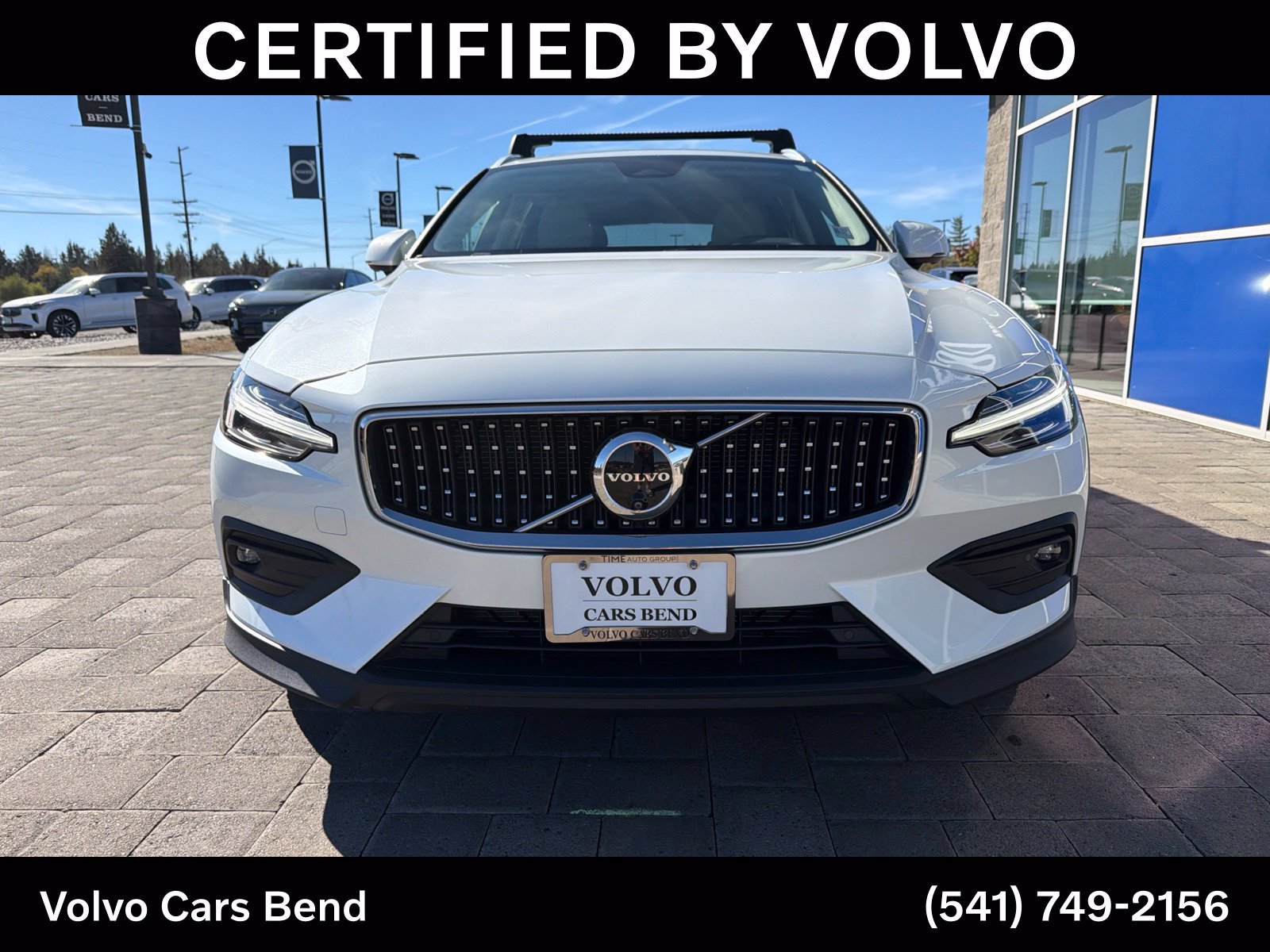 Certified 2025 Volvo V60 B5 Cross Country Plus AWD/4WD image 3