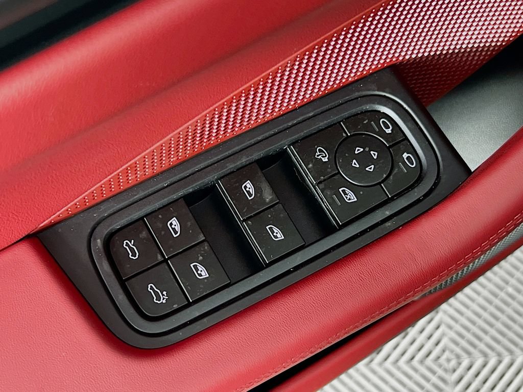 New 2026 Porsche Macan 4 Electric AWD/4WD image 20