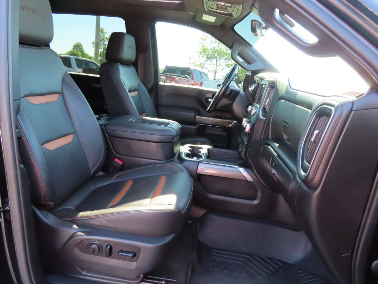 Used 2020 GMC Sierra 2500 AT4 w/ AT4 Premium Package AWD/4WD image 57
