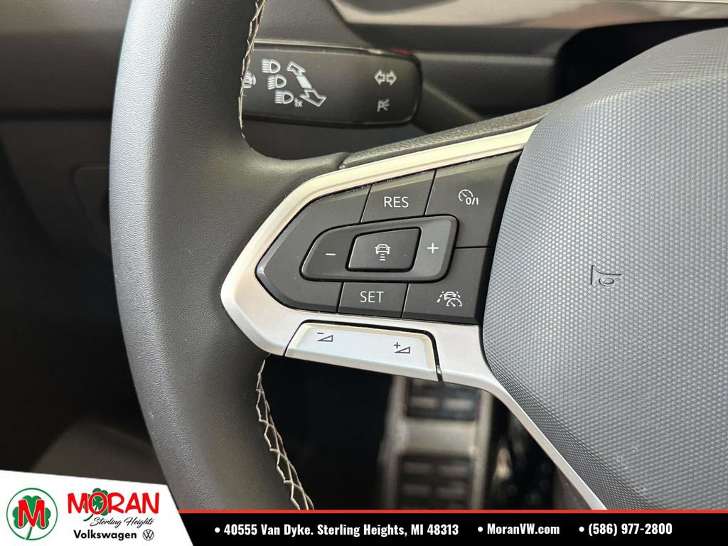 Certified 2023 Volkswagen Tiguan SE R-Line AWD/4WD image 25