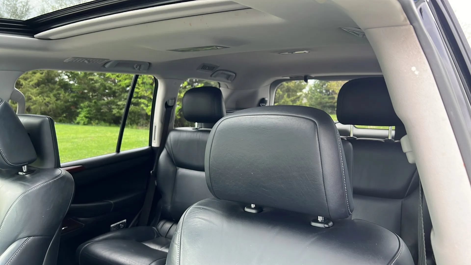 Used 2013 Lexus LX 570 4WD w/ Luxury Pkg image 11