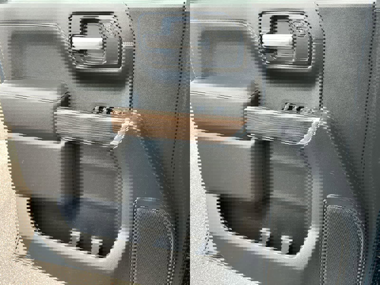 Used 2020 Chevrolet Silverado 1500 LT w/ All-Star Edition AWD/4WD image 28