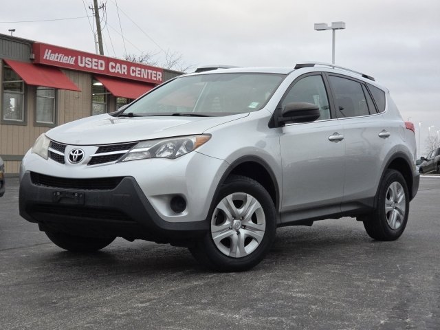 Used 2014 Toyota RAV4 LE image 2
