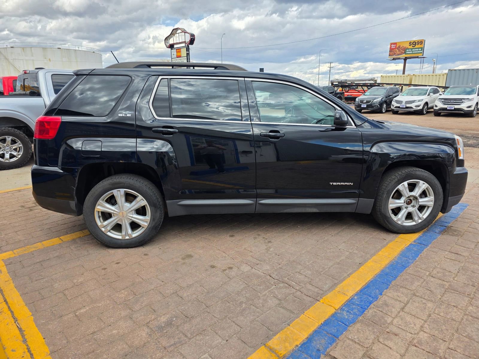 Used 2017 GMC Terrain SLE w/ Driver Alert Package I image 4