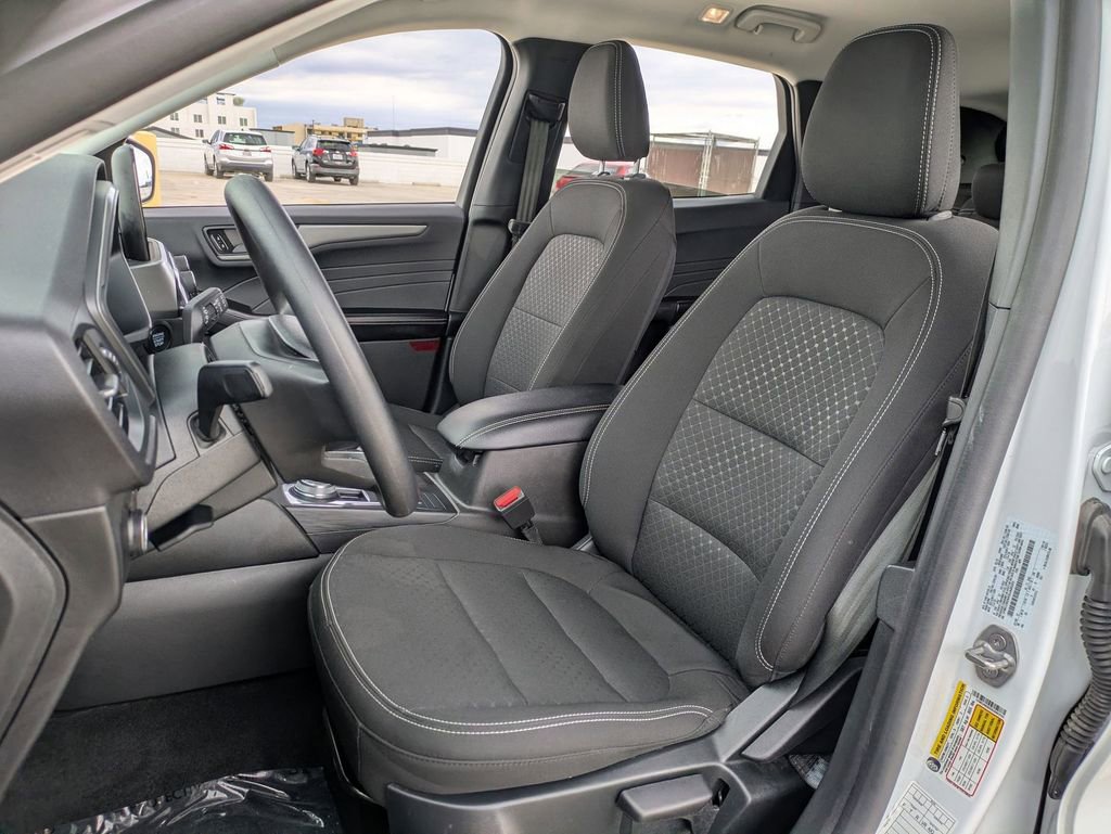 Used 2025 Ford Escape Active AWD/4WD image 23