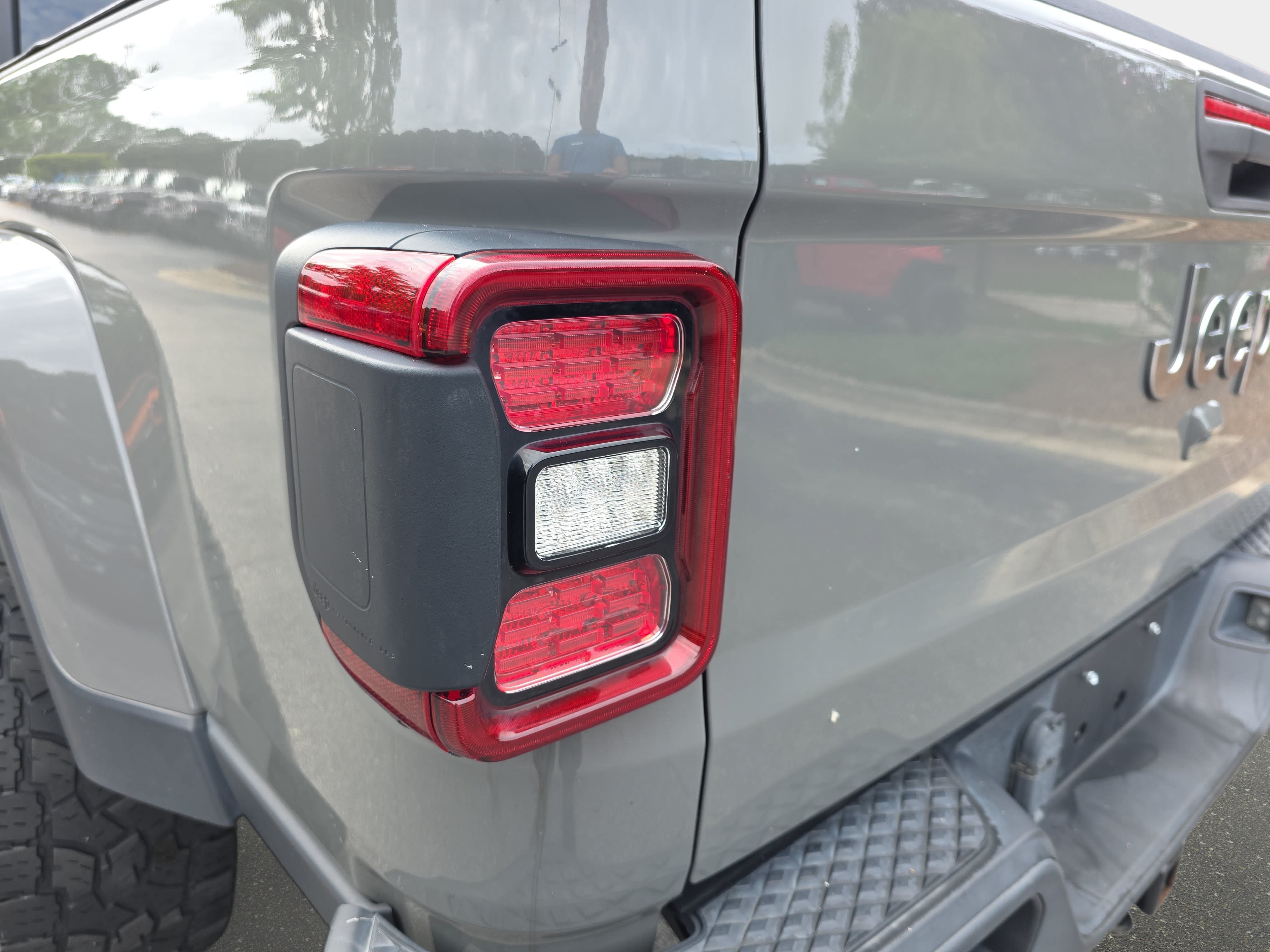 Certified 2022 Jeep Gladiator Overland w/ Popular Equipment Package AWD/4WD image 30