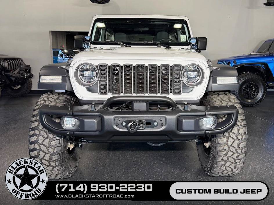 Used 2025 Jeep Wrangler Unlimited Rubicon AWD/4WD image 4