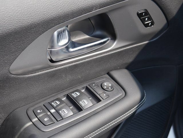 New 2026 Chrysler Pacifica Select AWD/4WD image 15