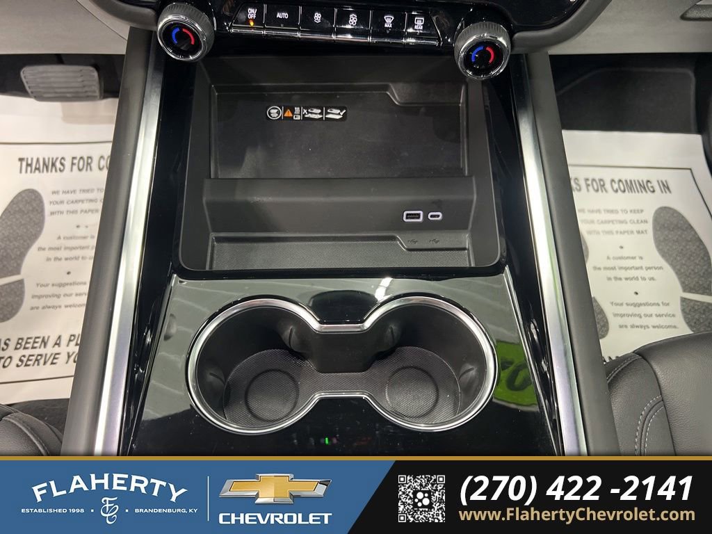 Used 2025 Chevrolet Suburban LT w/ Comfort Package AWD/4WD image 31