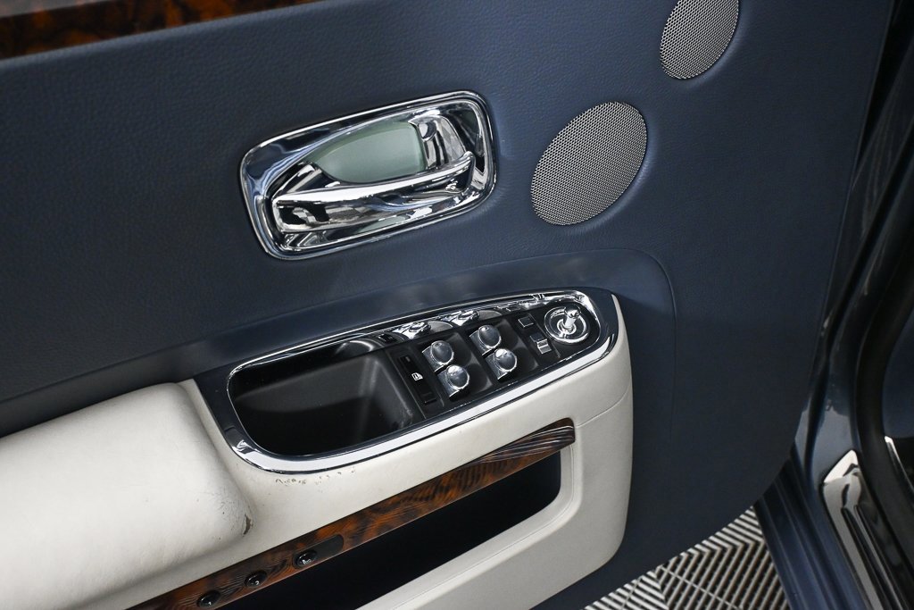 Used 2010 Rolls-Royce Ghost image 8