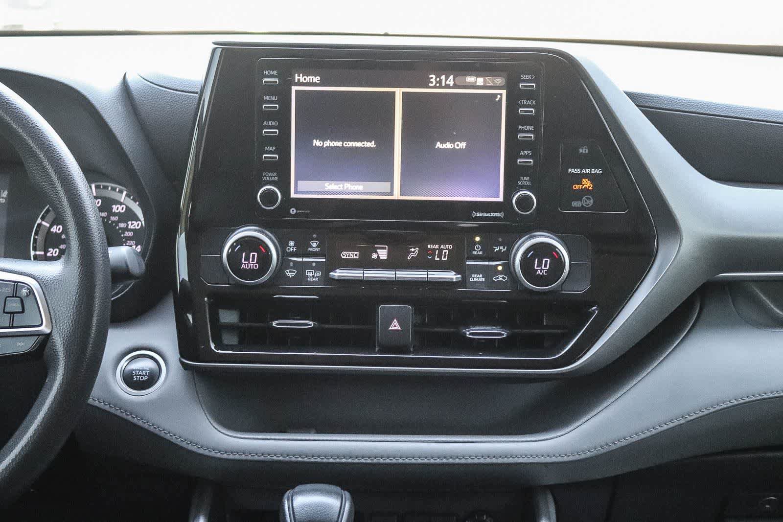 Used 2021 Toyota Highlander L FWD image 11