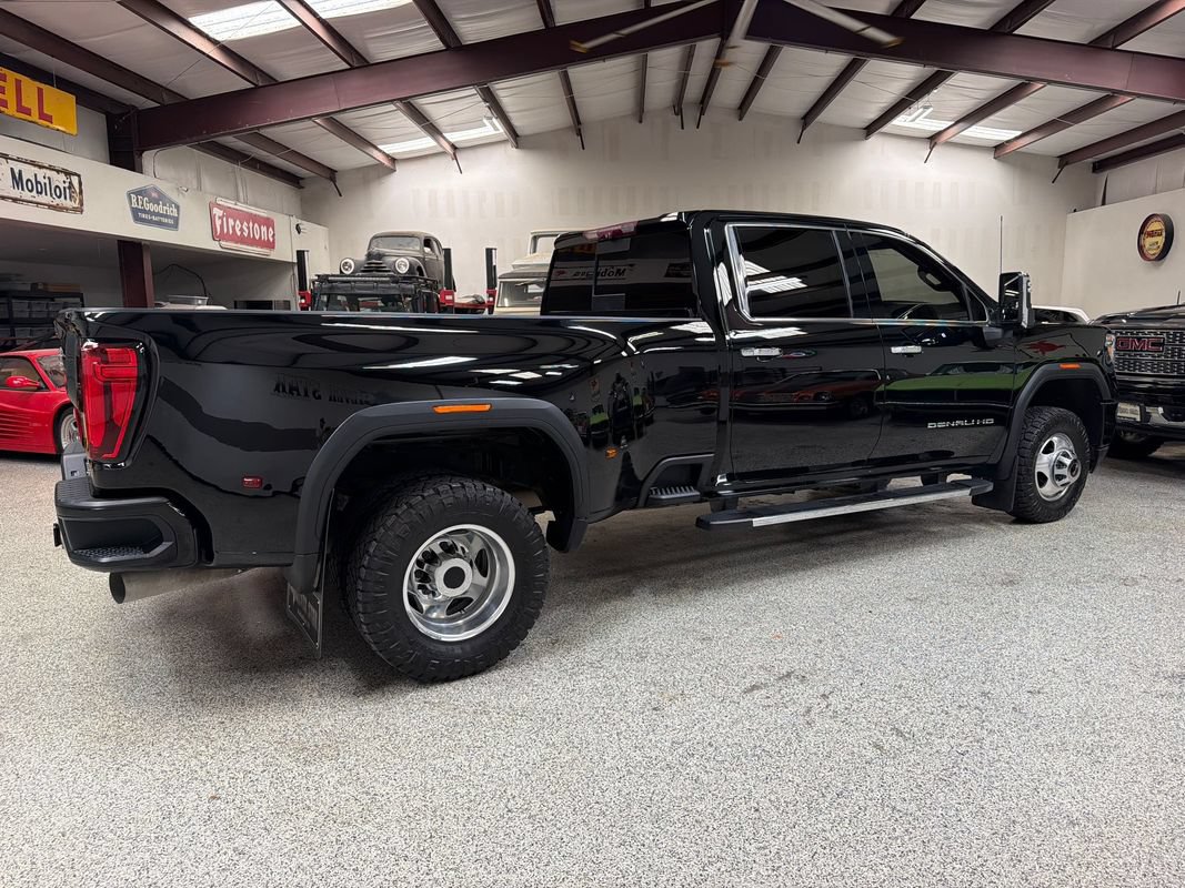 Used 2020 GMC Sierra 3500 Denali w/ Denali Ultimate Package AWD/4WD image 8
