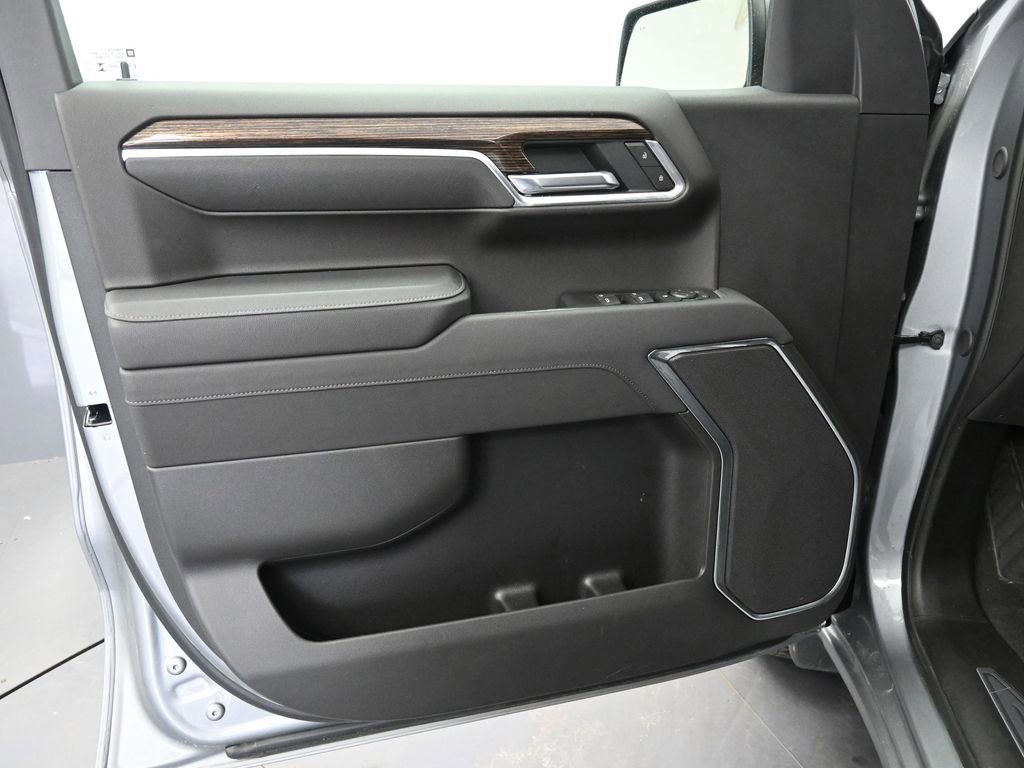 New 2026 GMC Sierra 1500 SLE w/ X31 Off-Road Package image 16