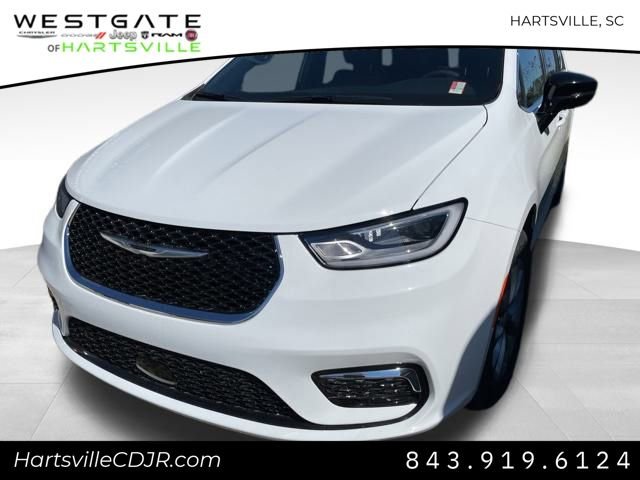 New 2026 Chrysler Pacifica Select video 1