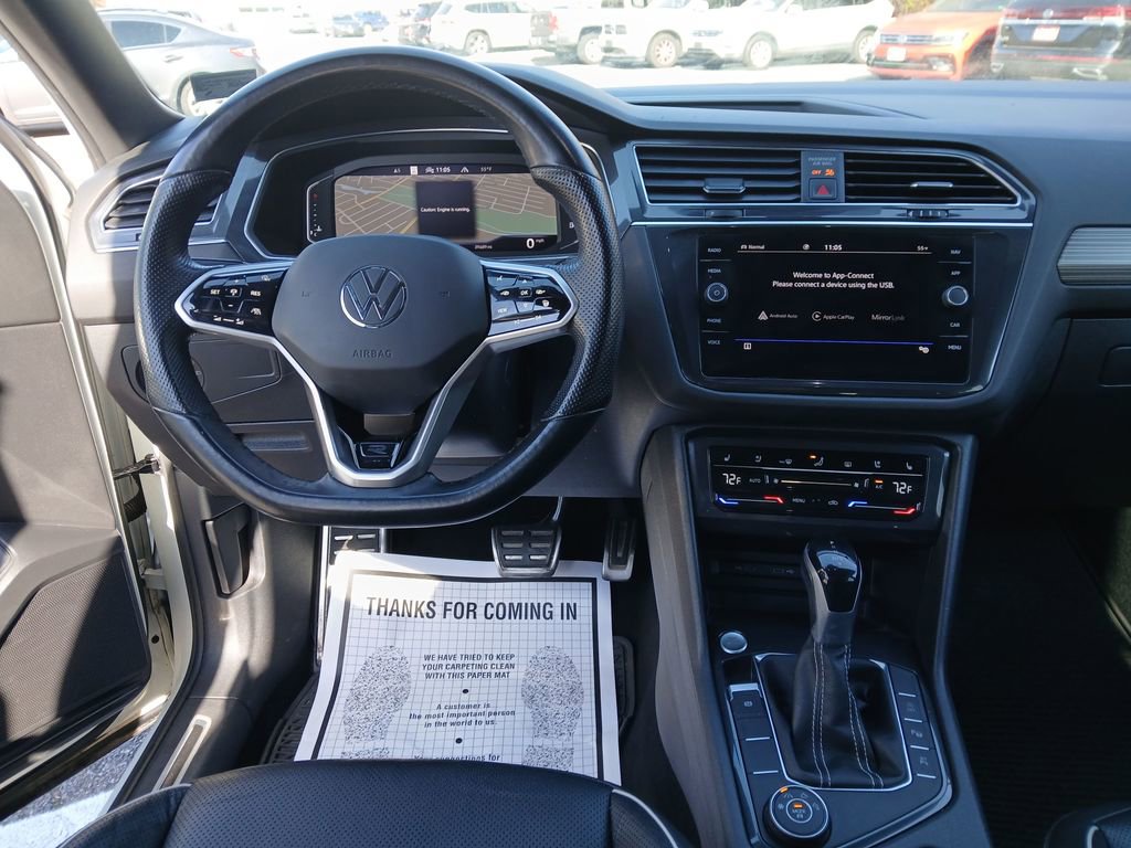 Used 2022 Volkswagen Tiguan SEL R-Line image 14