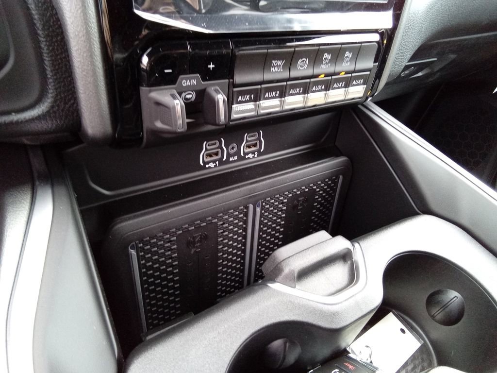 New 2026 RAM 2500 Big Horn AWD/4WD image 21