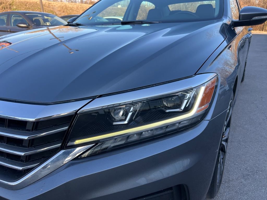 Used 2021 Volkswagen Passat 2.0T SE image 9