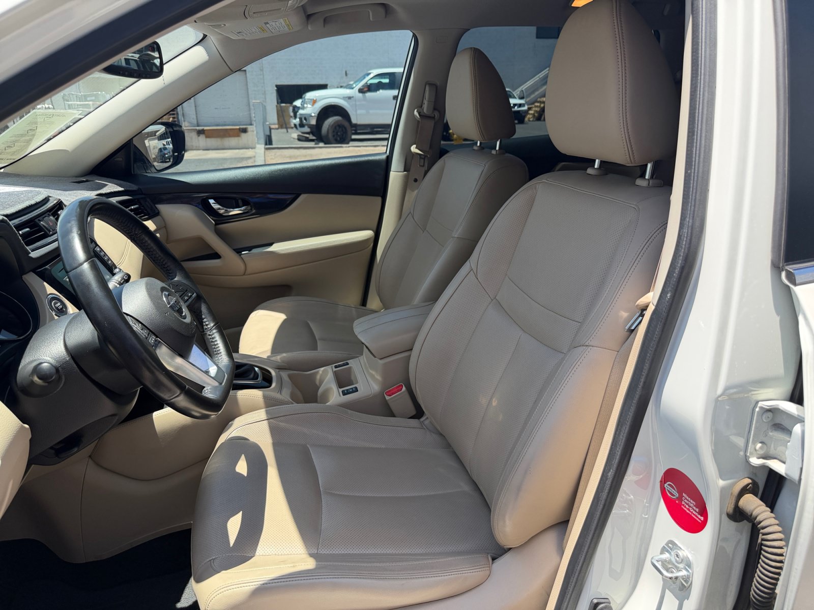 Used 2017 Nissan Rogue SL w/ SL Premium Package FWD image 15