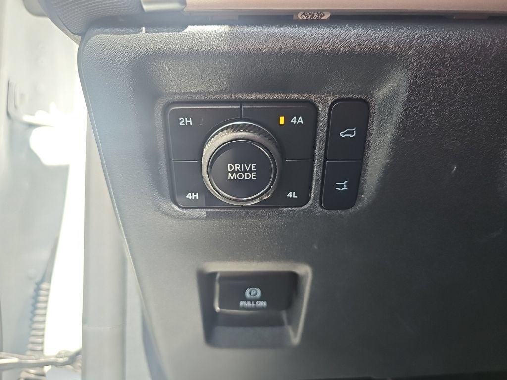 Used 2025 Ford Expedition Max Active AWD/4WD image 24
