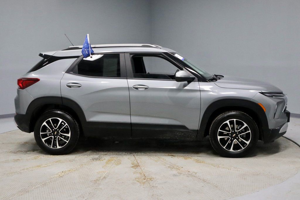 Used 2025 Chevrolet TrailBlazer LT image 5
