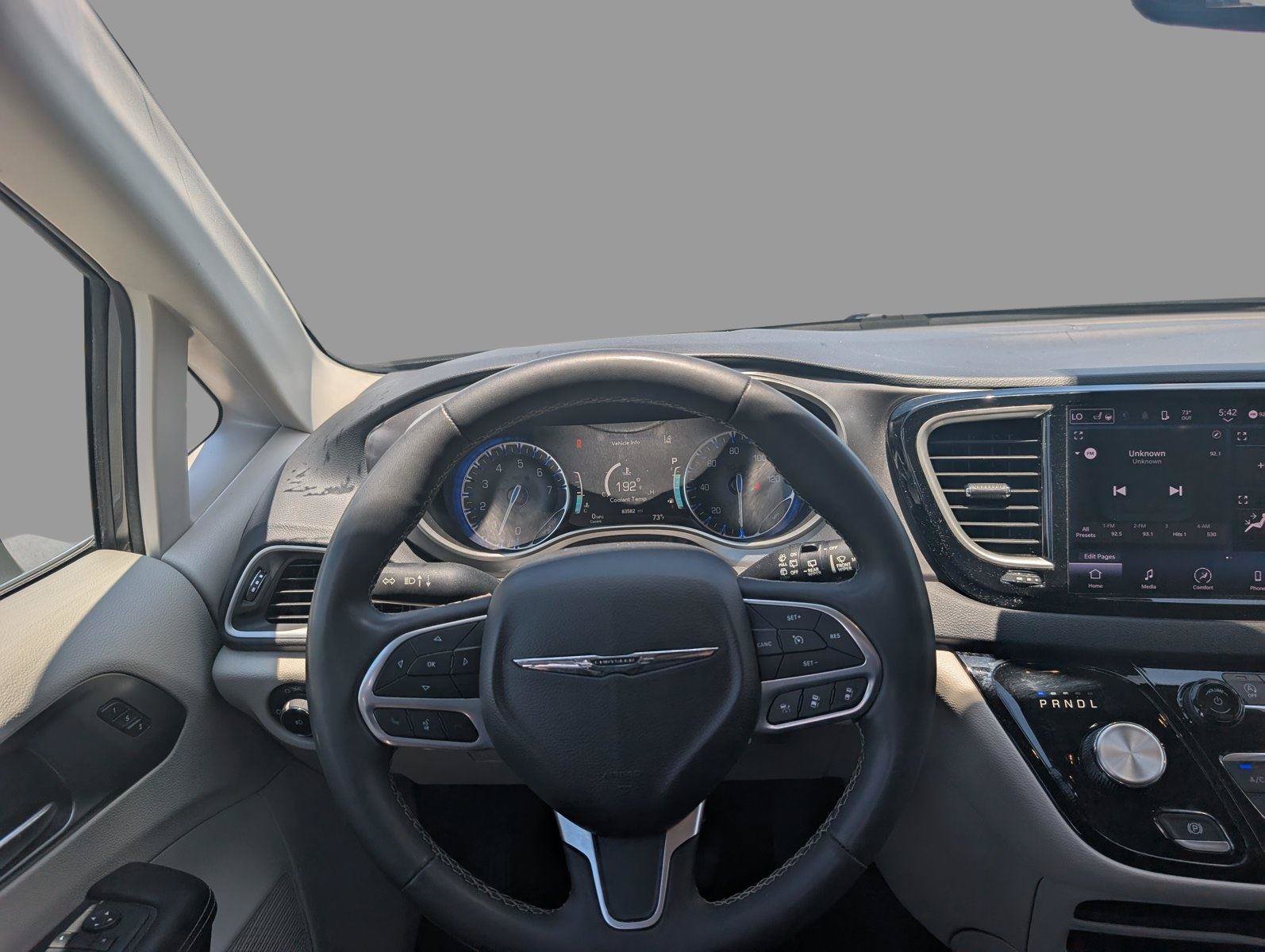 Used 2023 Chrysler Pacifica Touring-L FWD image 32