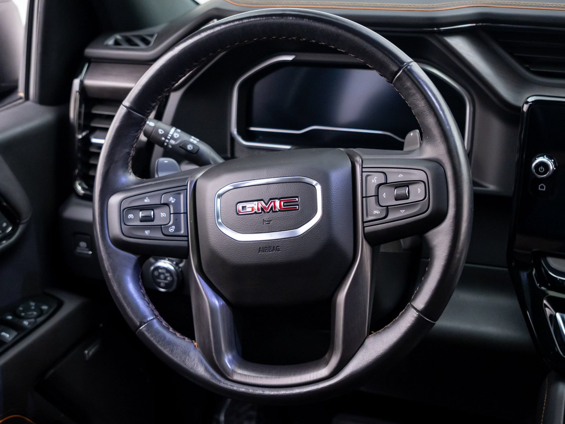 Used 2023 GMC Sierra 1500 AT4 w/ Technology Package AWD/4WD image 11