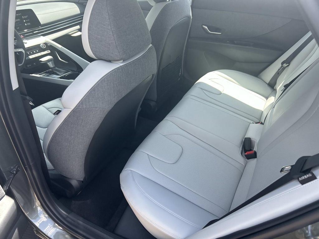 New 2026 Hyundai Elantra Limited FWD image 19