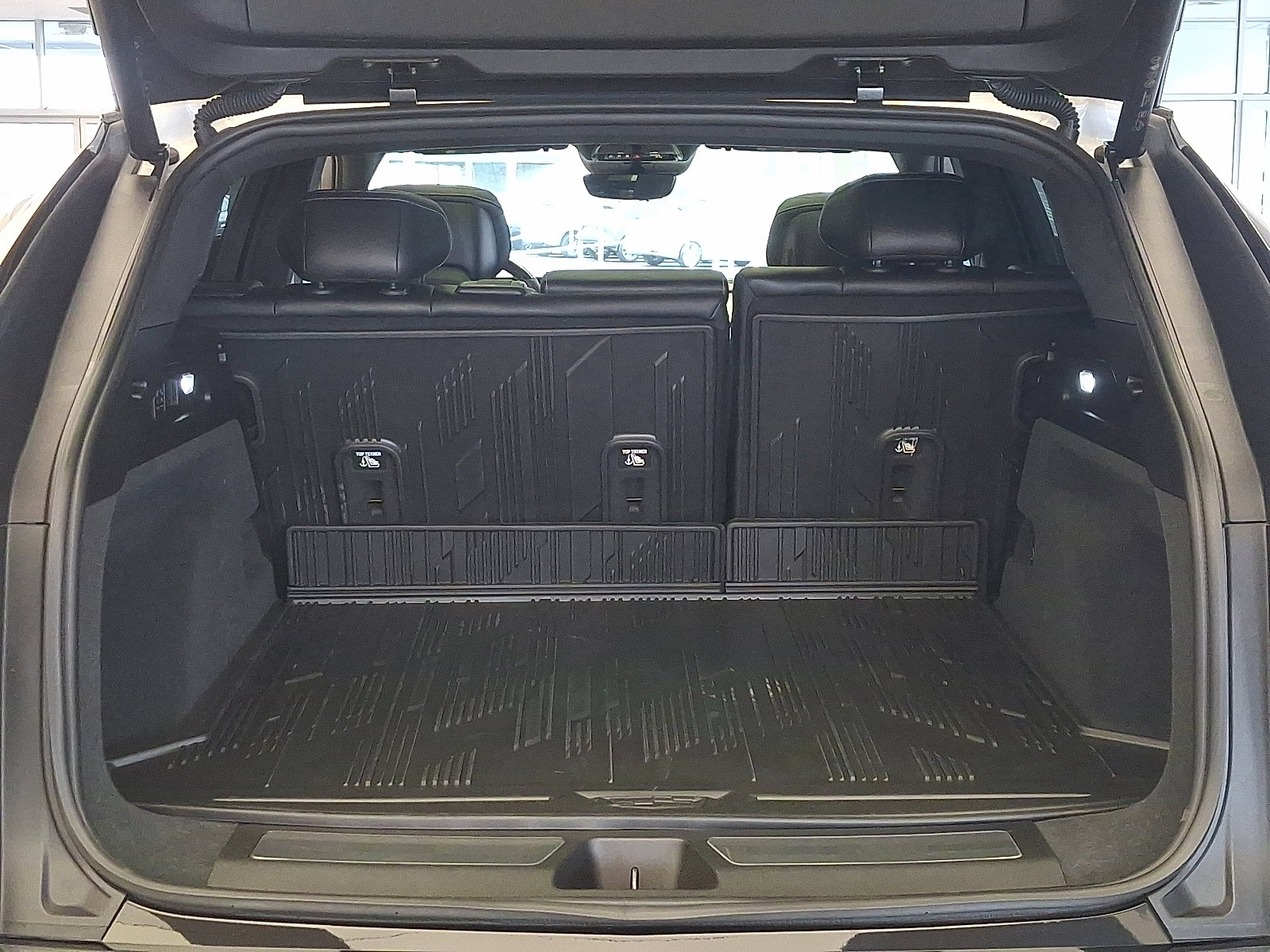 Used 2025 Cadillac Lyriq Luxury AWD/4WD image 28