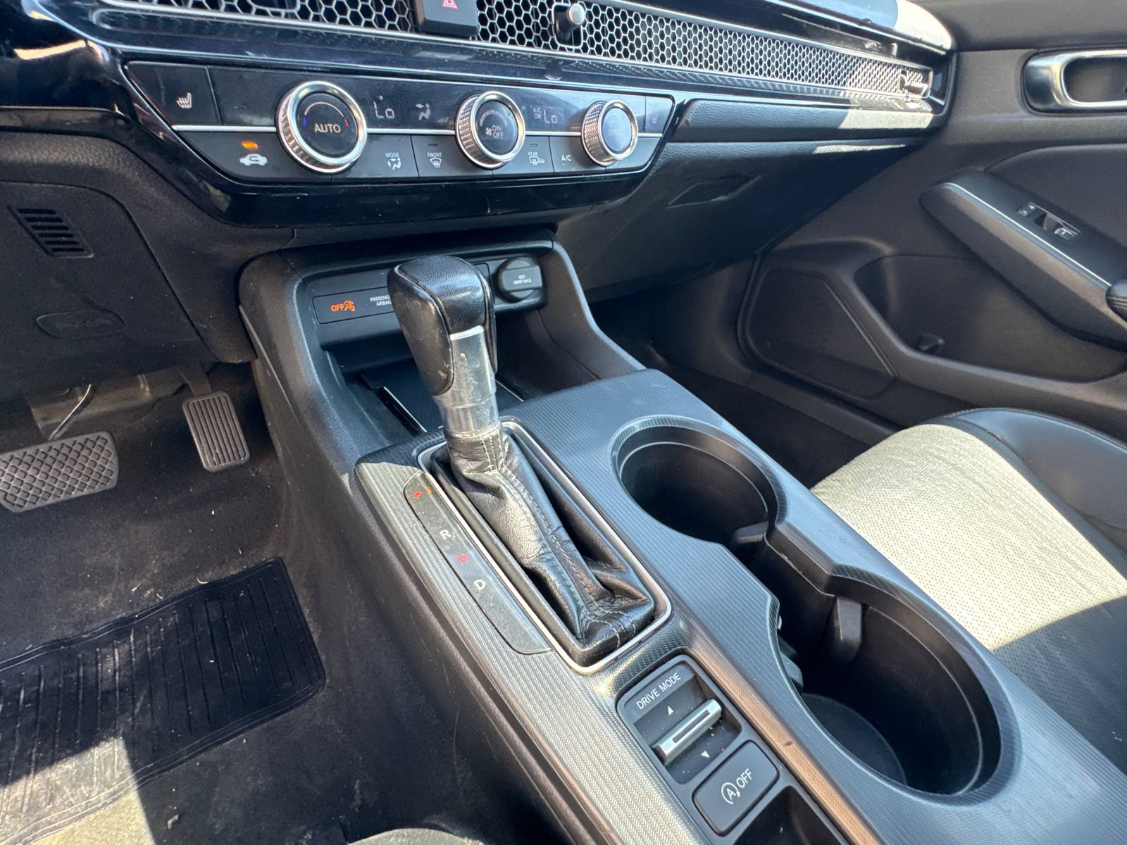 Used 2022 Honda Civic Touring image 29