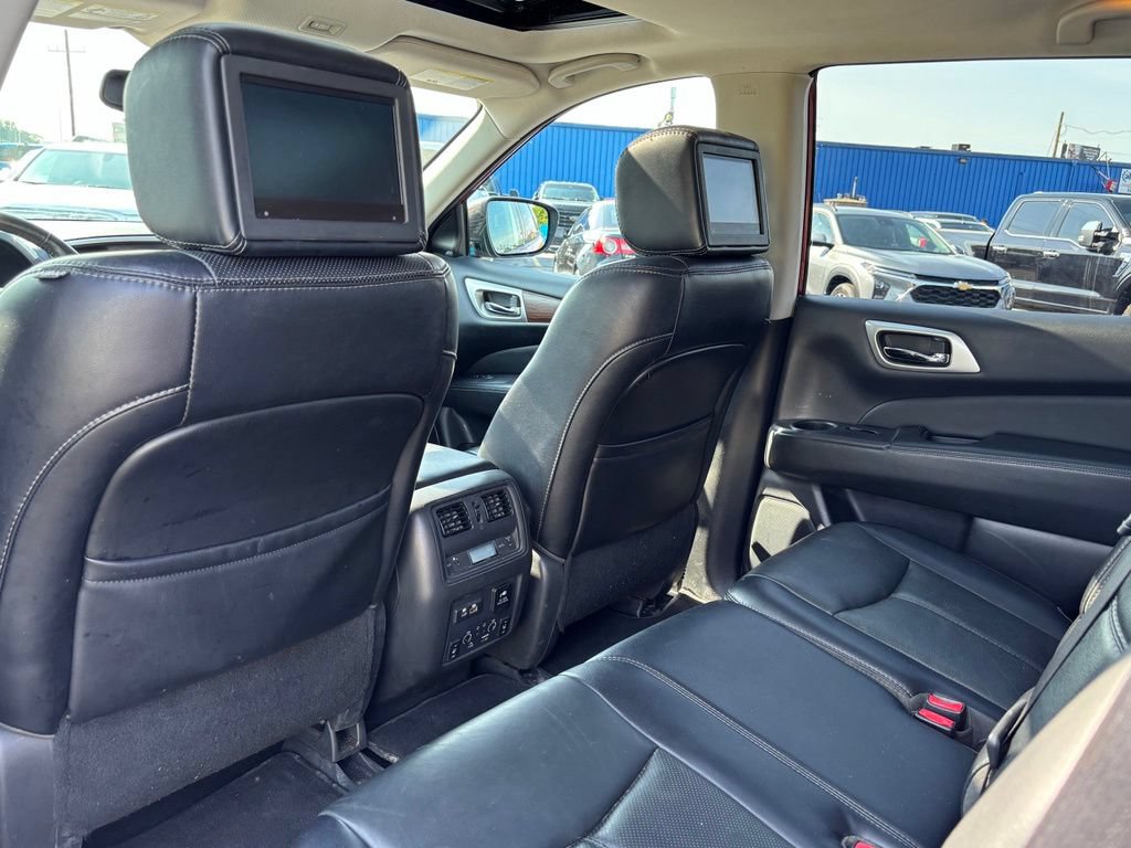 Used 2019 Nissan Pathfinder Platinum AWD/4WD image 16