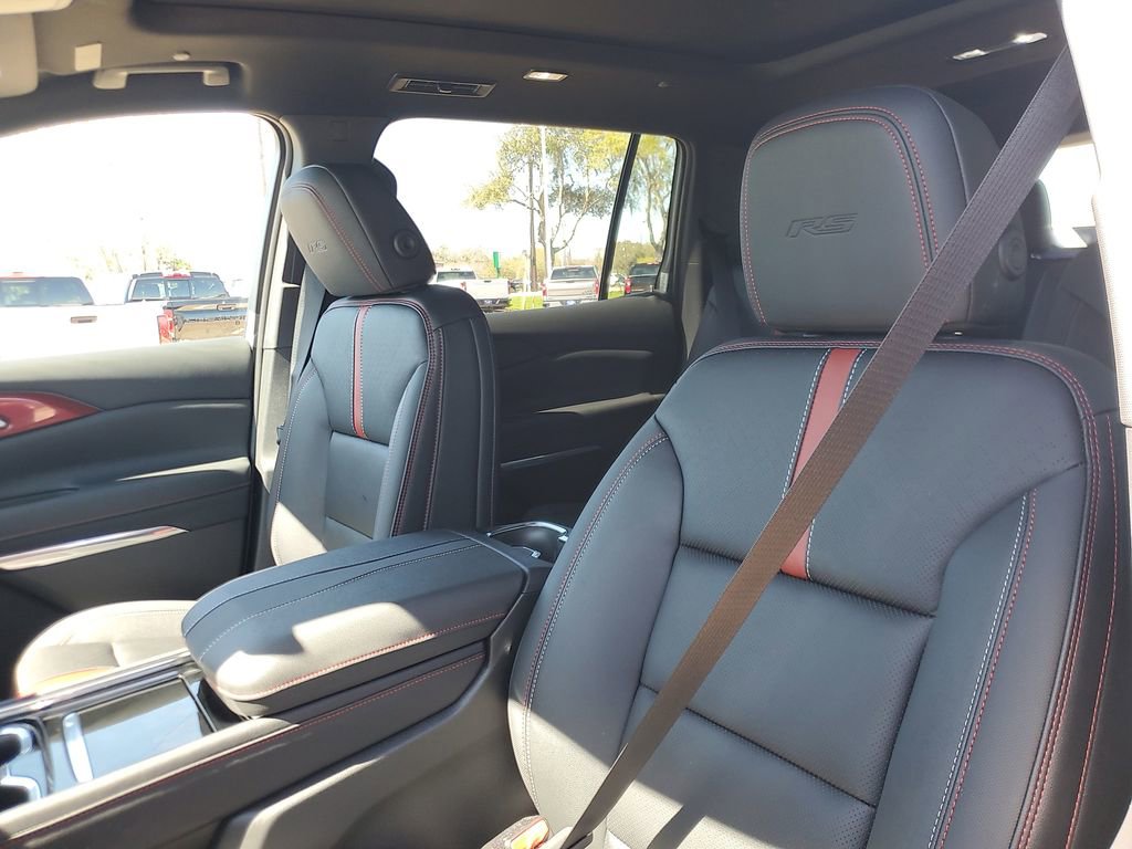 New 2026 Chevrolet Traverse RS w/ LPO, Floor Liner Package image 17