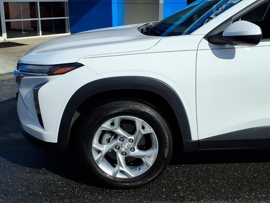 Used 2024 Chevrolet Trax LS w/ LS Convenience Package image 6