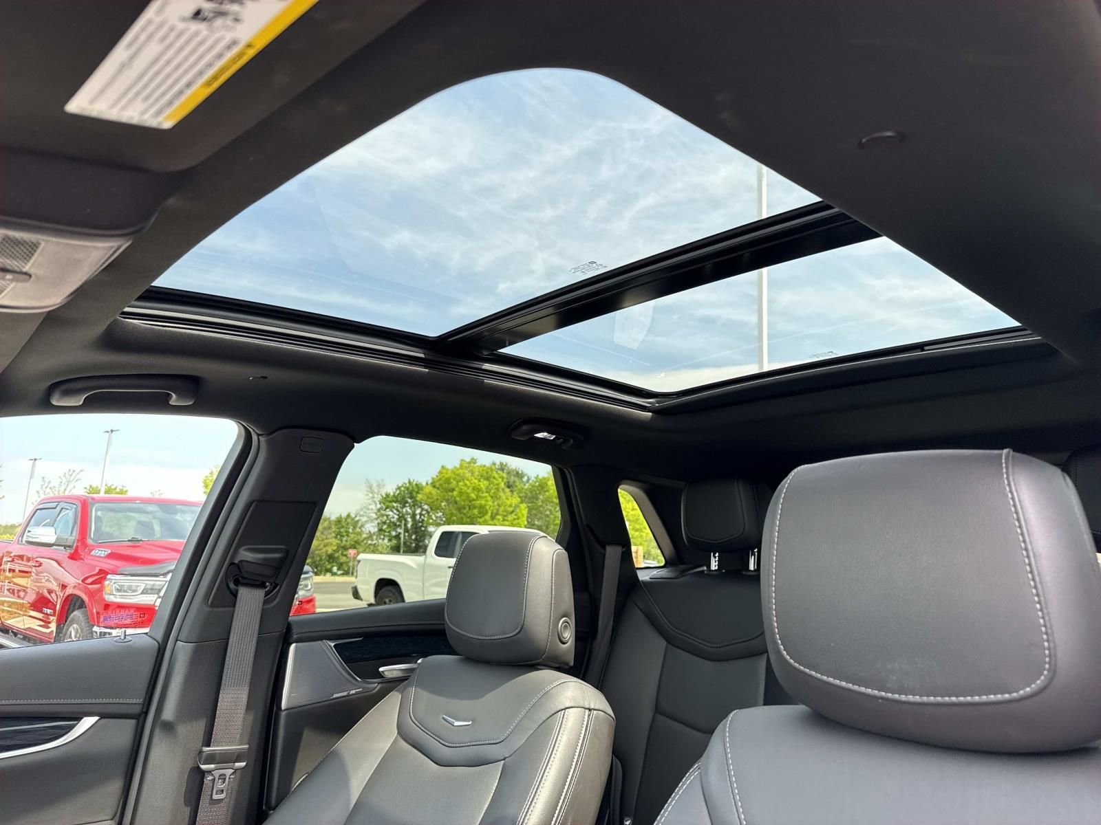 Used 2025 Cadillac XT5 Premium Luxury AWD/4WD image 9