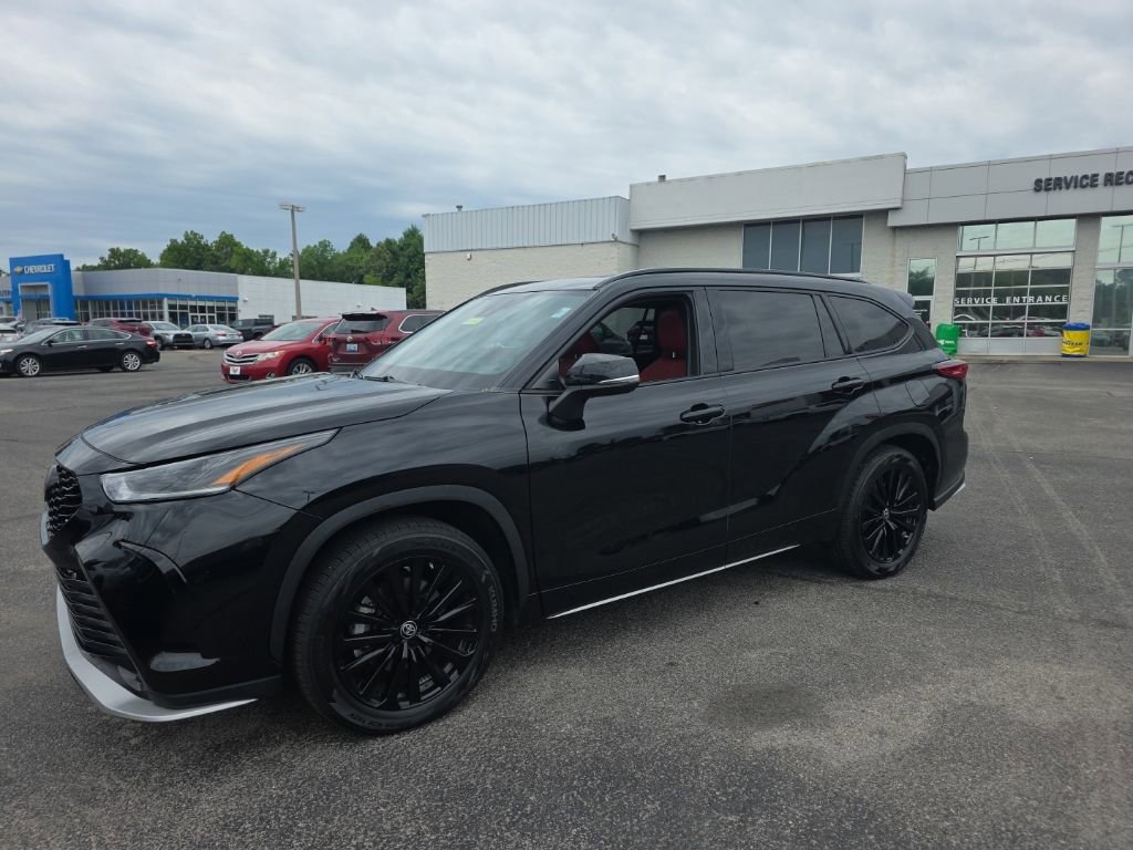 Used 2023 Toyota Highlander XSE FWD image 9