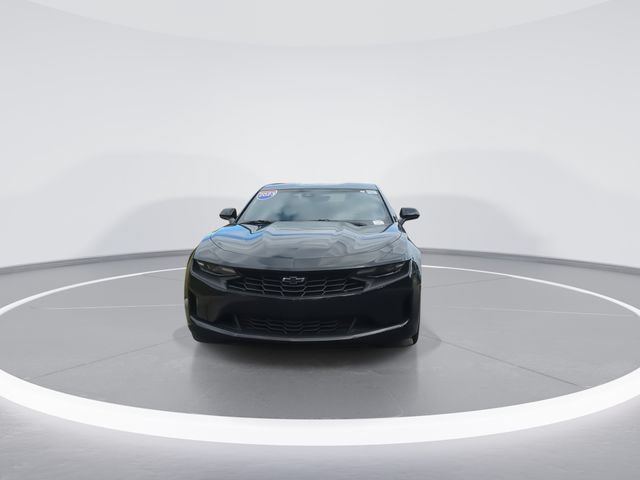 Used 2023 Chevrolet Camaro LT RWD image 3