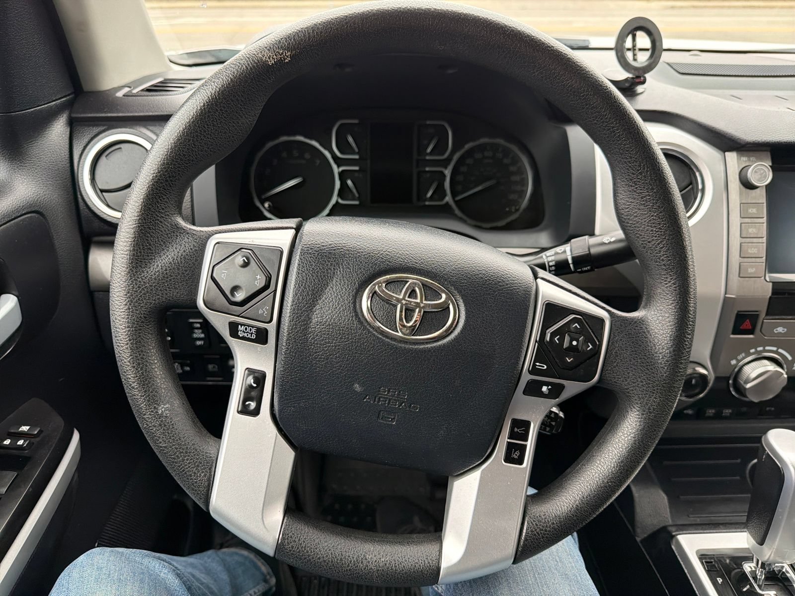 Used 2020 Toyota Tundra SR5 w/ SR5 Convenience Package AWD/4WD image 17