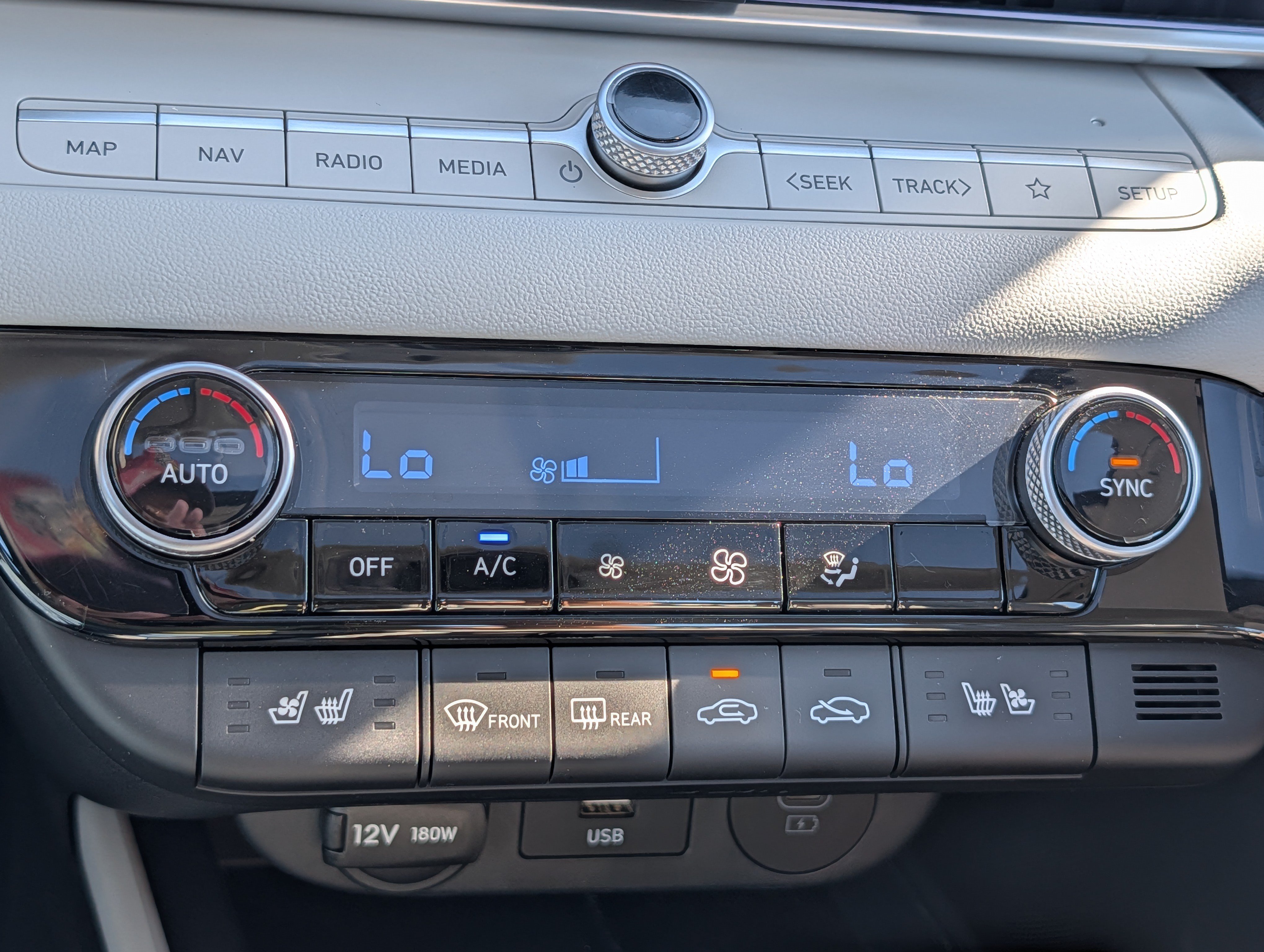 Certified 2026 Hyundai Elantra Limited FWD image 23