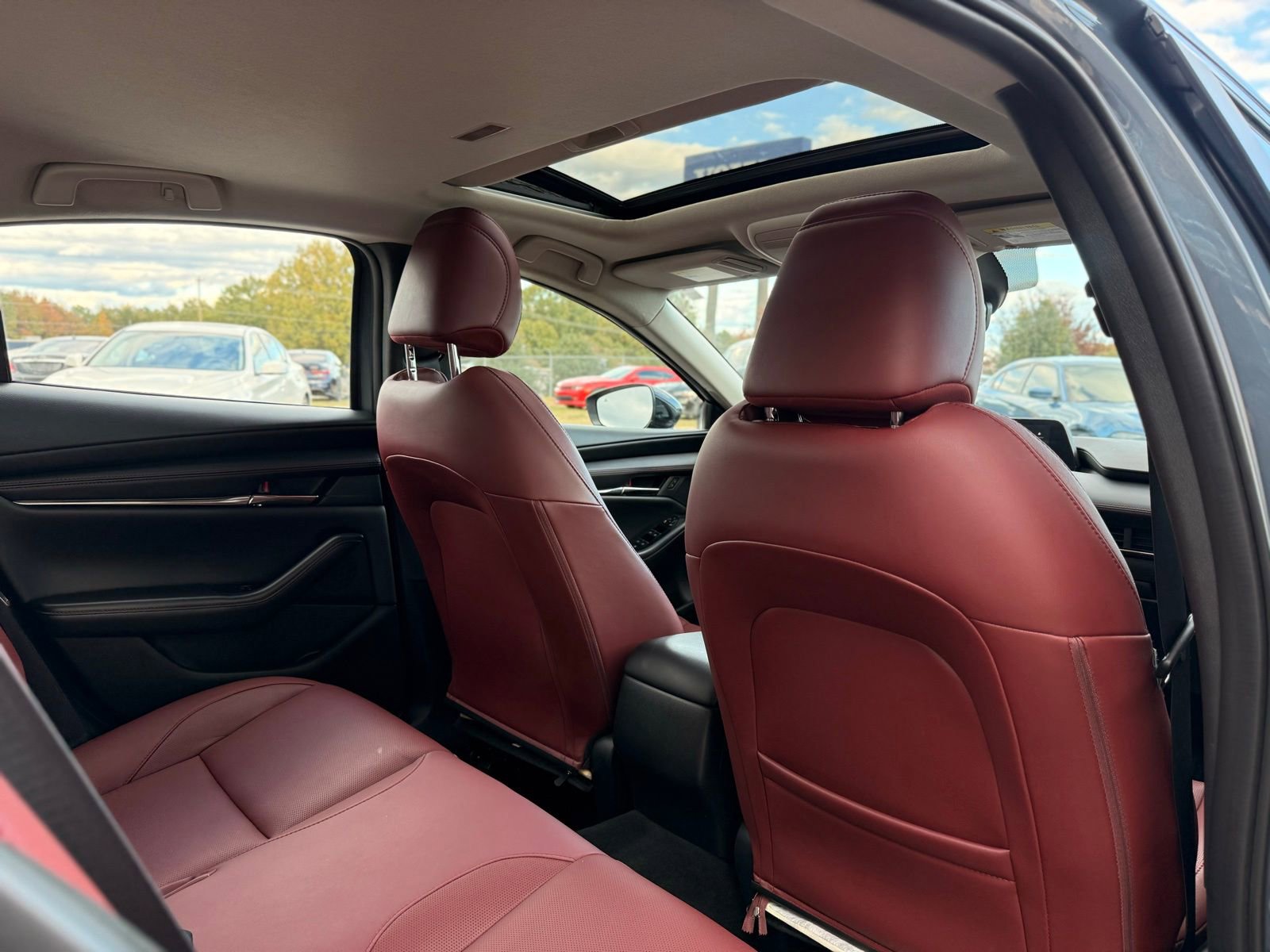 Used 2024 MAZDA MAZDA3 s image 19