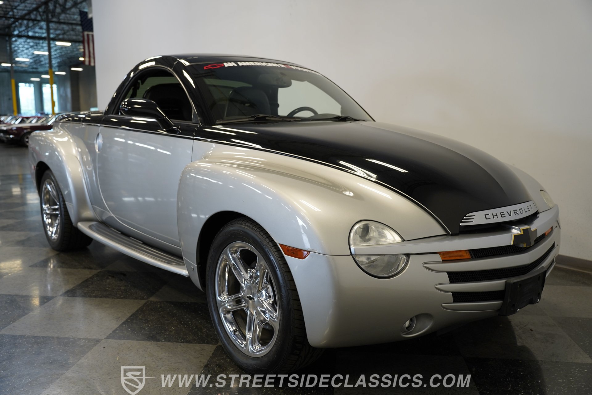 Used 2006 Chevrolet SSR w/ Preferred Equipment Group RWD image 17