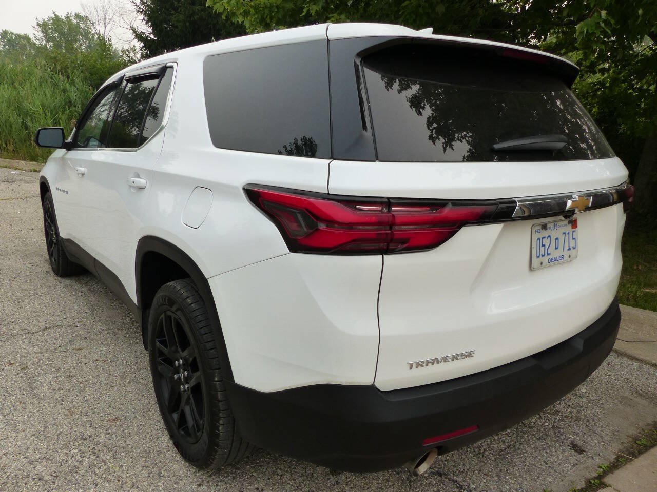 Used 2022 Chevrolet Traverse LS AWD/4WD image 7